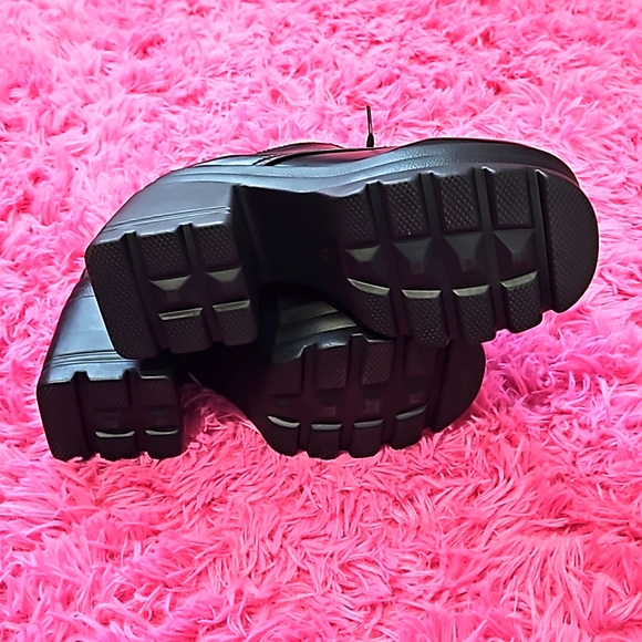 NEW Black Platform 90s Booties - Picture 2 of 6